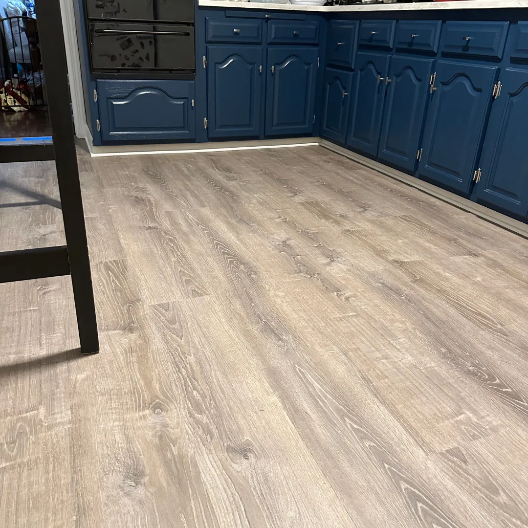 Hollywood Flooring provides expert vinyl flooring installation across New Jersey